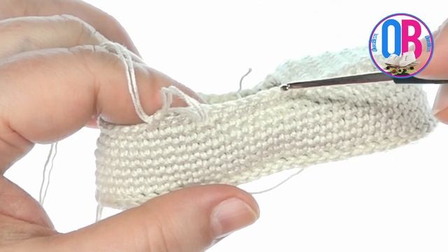 Пинетки-ботиночки "Антон" связаные крючком и вышитые крестиком смотреть онлайн