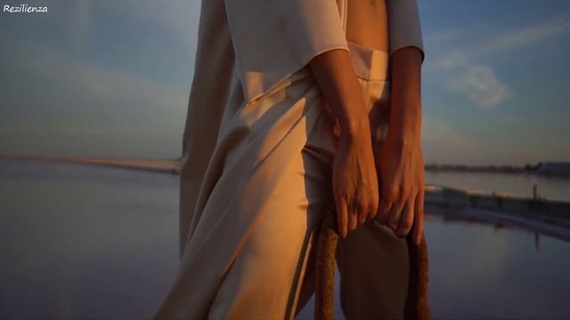 Pete Bellis &amp, Tommy - Treat Me Right (Nikko Culture Remix) смотреть онлайн