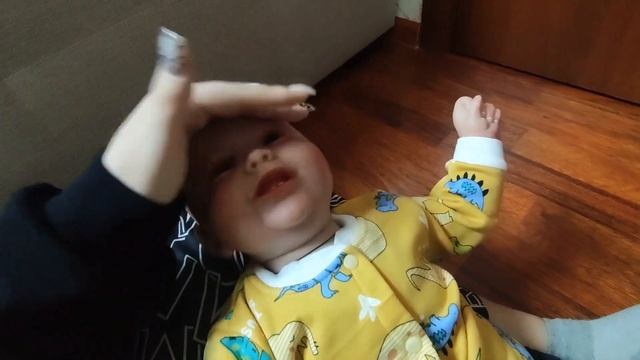 Убираем ёлку/ Реборн прищемил палец / Даня помощник / ROLEPLAY / 9.02.23 #reborn #dools смотреть онлайн