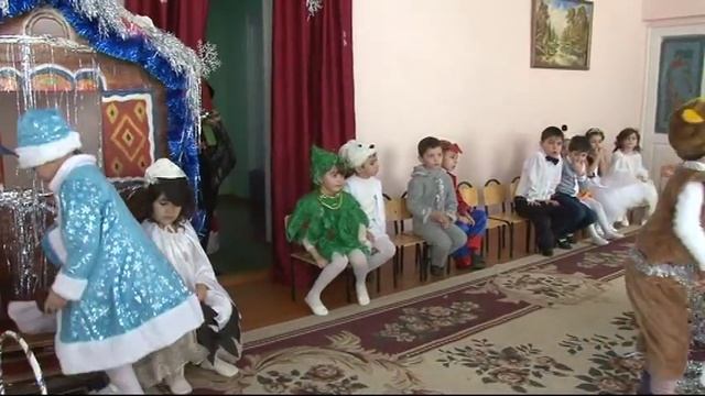 Новогодние Утренники смотреть онлайн