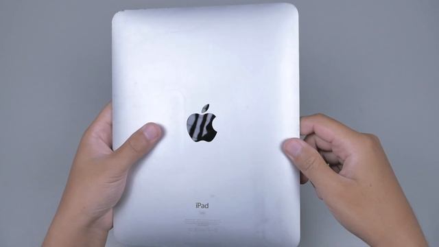 Unboxing iPad 32GB WiFi - 1st Generation Apple iPad Steve Jobs Era th'2010 смотреть онлайн