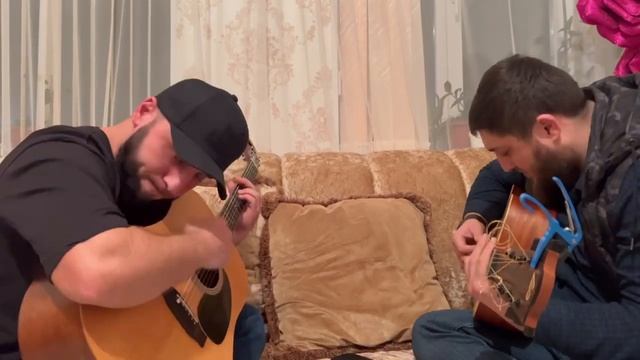 Ислам Идигов & Байсангур Дербишов - Той зимой не далёкой смотреть онлайн