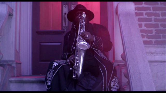 Lady Gaga - The Edge of Glory (Saxophone part) смотреть онлайн