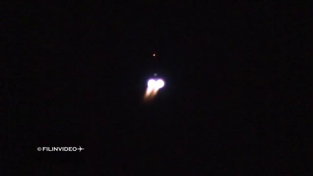 Два Ту-22М3 вылетают ночью на форсажах. Спокойной ночи, Рязань! смотреть онлайн