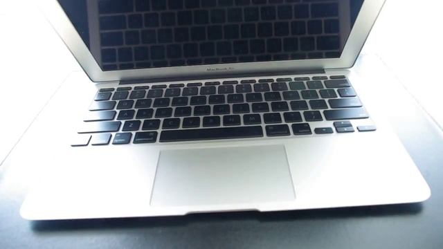 Macbook Air late-2010 11.6-inch Quick Glance смотреть онлайн