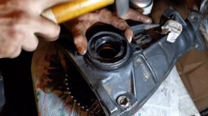 Замена сальников редуктора Mercedes-Benz W124