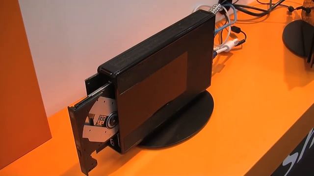 SweClockers besöker CEBIT 2010 och Shuttle смотреть онлайн