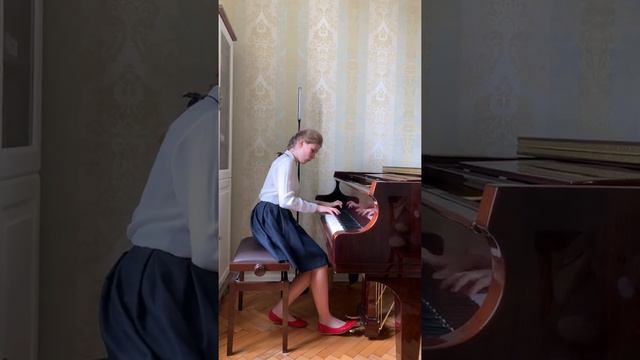 Баттифолио Саша. Бах. Прелюдия и фуга фа минор ХТК 2 том. смотреть онлайн