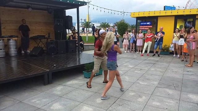 Rumba (Bachata) in Batumi смотреть онлайн