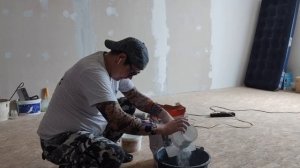 ПРАВИЛЬНЫЙ ЗАМЕС ФИНИШНОЙ ГИПСОВОЙ ШПАКЛЕВКИ И КАК ЗАМЕШАТЬ ШПАКЛЕВКУ ПОЛИМЕРНУЮ ФИНИШНУЮ СУПЕРБЕЛУ