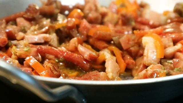 Вы никогда ни ели такой вкусной пасты! Паста тальятелле с беконом и кабаносами смотреть онлайн