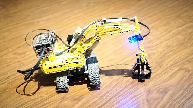 NodeJS module brickpi-raspberry and the Deter dIMU sensor смотреть онлайн