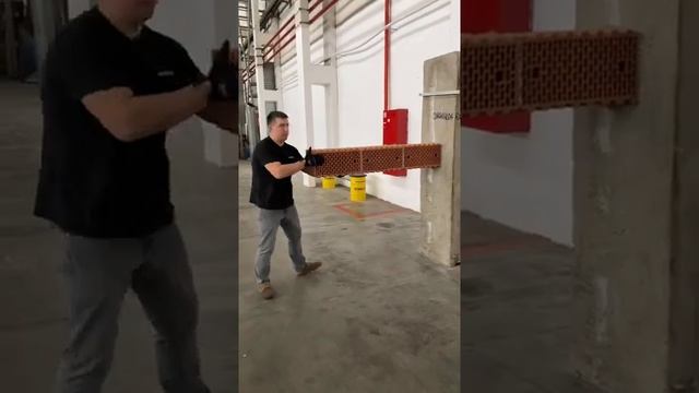 Foam-glue to help builders MAKROFLEX PRO to help builders \ Пена-клей в помощь строителям смотреть онлайн