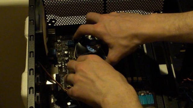 08 Intel i3 2100 CPU stock cooler installation смотреть онлайн