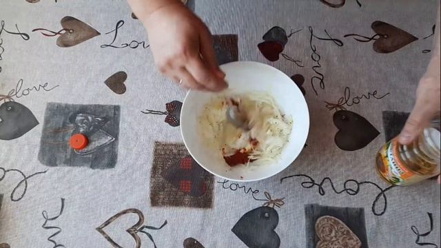 Салат луковый. Простой рецепт. смотреть онлайн