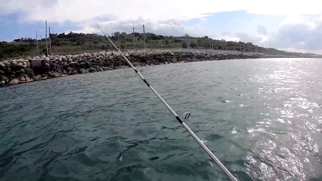 UN NUOVO MODO DI PESCARE IN MARE?! Dal Belly Boat Con Esche Artificiali - STRANI Predatori sul Fond смотреть онлайн