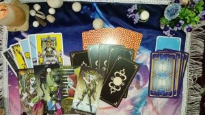 ?Таро расклад? УВОЛИТЬСЯ НЕЛЬЗЯ ОСТАТЬСЯ. РАБОТА. Как поступить?