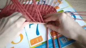 Чудесная хлебница/1 часть/ послойное плетение/овальное дно/из газетных трубочек