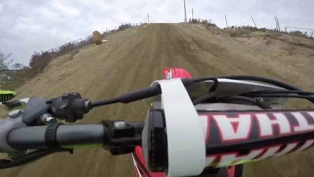 2017 Honda CRF250R | Dirt Rider 250F MX Shootout смотреть онлайн