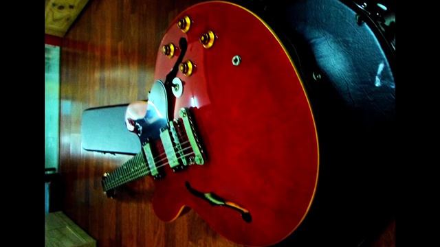 Epiphone Dot 335 with Vox Amp смотреть онлайн