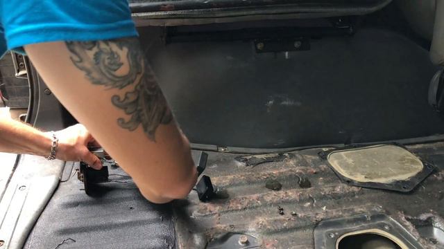 HOW TO: FUEL LEVEL SENDER REPLACEMENT REPAIR FIX gauge Mitsubishi Pajero L200 Montero Shogun Delica смотреть онлайн