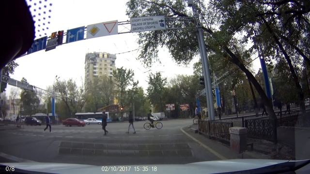 г.Алматы, ул.Наурызбай батыра- пр.Абая. Велосипеды OFO. смотреть онлайн