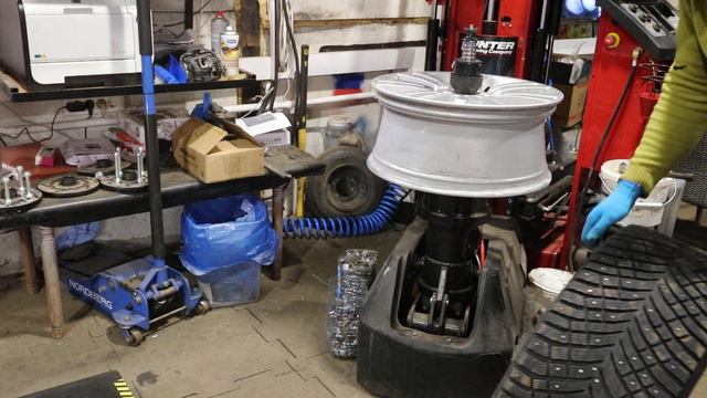 сравнение силовой неоднородности шин Michelin X-Ice4 в размерах 255-50R20 с 195-65R15 смотреть онлайн