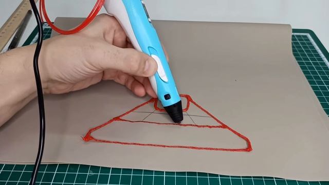 Как рисовать 3Д РУЧКОЙ. 3д ручка маривел. Как сделать держатель для телефона смотреть онлайн