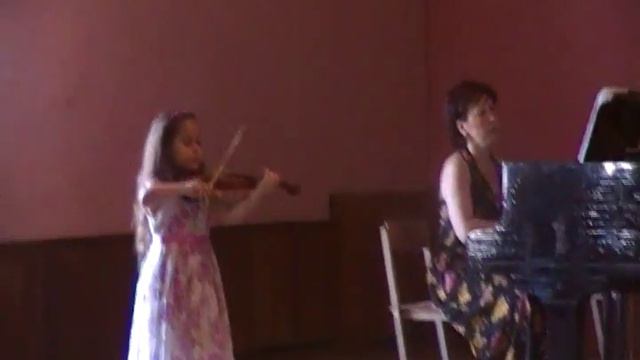 Elene Goginovi ( 6 y.) W.A. Mozart - May Song смотреть онлайн
