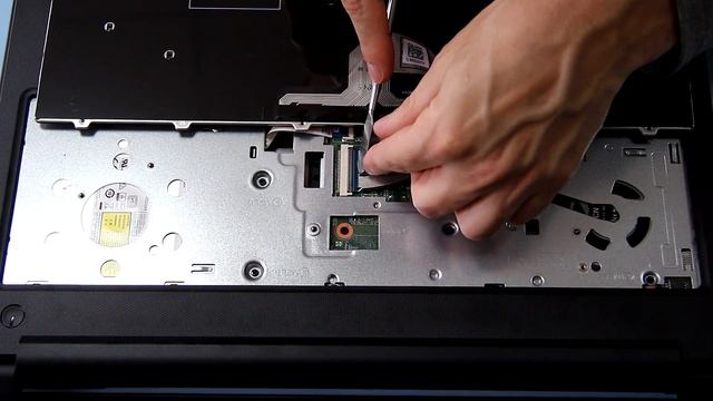 Dell Vostro 15 3568 how to disassembly and how to replace keyboard смотреть онлайн