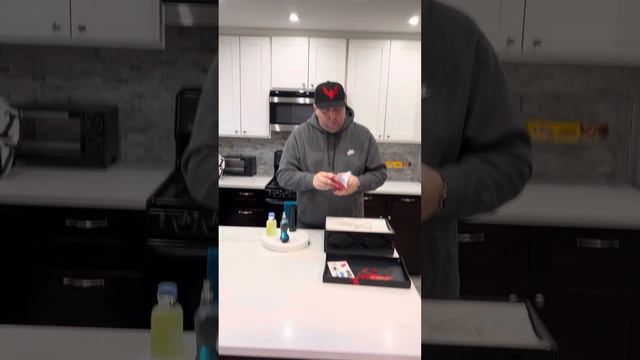 My 1st Jordan Air Ship Pe from “AwAkE NY” & ThE HuNt did NOT STOP there! we also ExPLored Canal St. смотреть онлайн