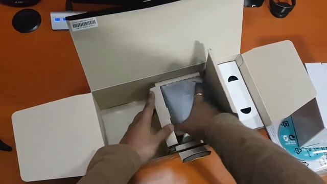 Nikon D 5300 (with 18 - 140 MM VR Lens Kit) Unboxing смотреть онлайн