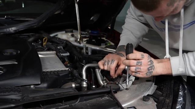 Установка диодной звезды в решетку радиатора. Mercedes W205 LED STAR Mercedes Benz W205