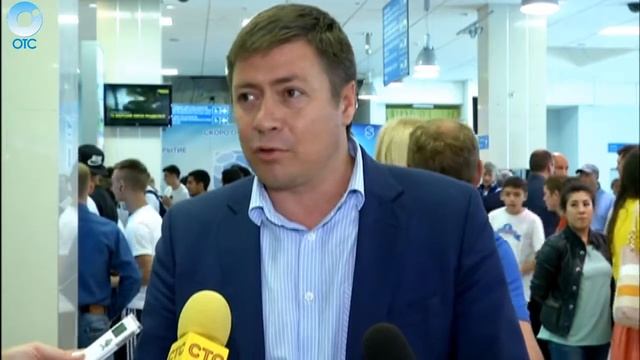 Миша Алоян вернулся в Новосибирск. В аэропорту "Толмачёво" его поздравляли родные и близкие смотреть онлайн