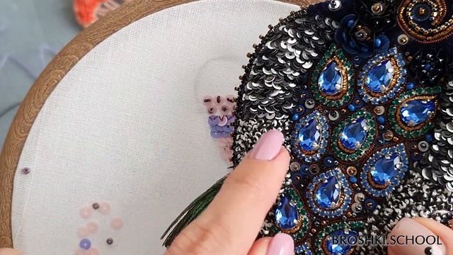 Как работать с пайетками. Часть 3 смотреть онлайн