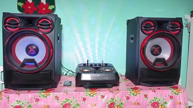 LG CK99 Bass Test (Dum Dee Dum - Keys N Krates) смотреть онлайн