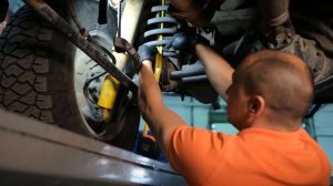 Как правильно подобрать пневмобаллоны BlackStone для нештатной подвески | Лифтованная подвеска