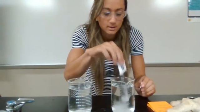 Solubility: Sugar Cube vs Sugar Packet смотреть онлайн