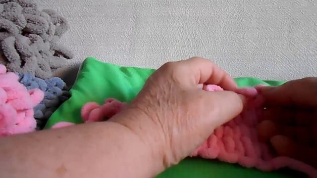 Как связать цепочку и закрыть петли Alize Puffy. 4 урок. How to chain and close Alize Puffy loops. смотреть онлайн