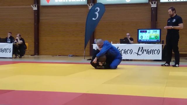 Tommi Karihtala vs. Tobias Lindgren смотреть онлайн