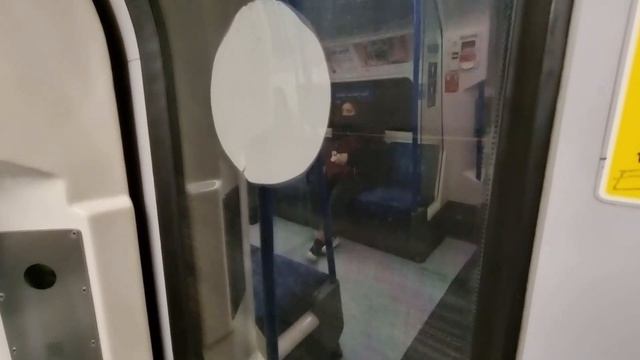 FULL JOURNEY | Northern Line 1995TS: Edgware to Morden (Via Charing Cross). смотреть онлайн