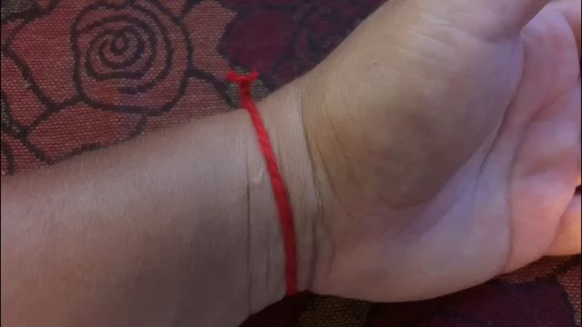 The Real Story Behind the Wearing of the Red String смотреть онлайн