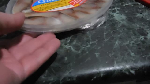 СЕЛЁДКА В БАНКЕ))ПРОБЛЕМА или Как правильно открыть!!! смотреть онлайн