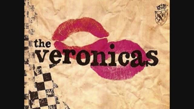 The Veronicas - Leave Me Alone смотреть онлайн