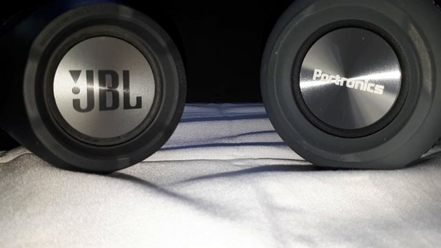 JBL Flip 3 Stealth Vs Portronics Breeze Plus Bass Test!!! смотреть онлайн