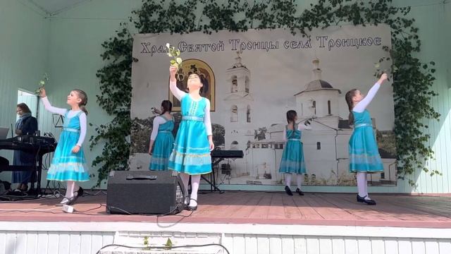 Студия народного танца Наследие. Руководитель Иыгисте Л.Т. Русский танец "Девичий праздничный" смотреть онлайн