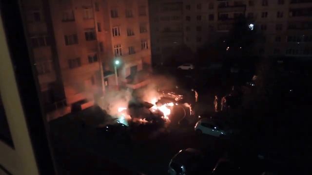 Отрадное Лесная д.1 Взорвалась машина во дворе смотреть онлайн