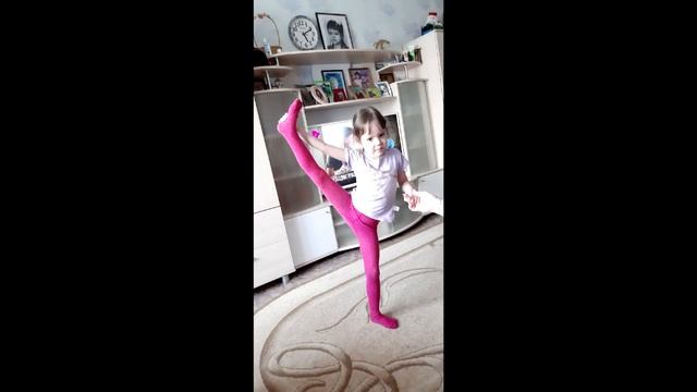 "Галактика". Мастерская гимнастики и танца на домашнем ковре. смотреть онлайн