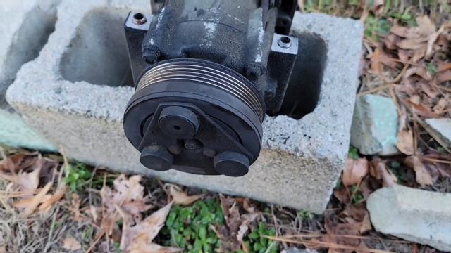 RUIDO EXAGERADO EN EL MOTOR 1997 FORD ESCORT смотреть онлайн