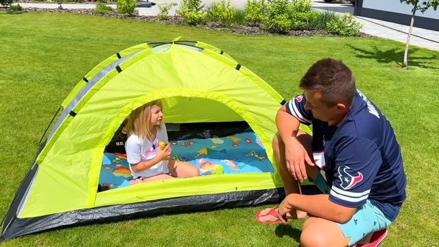 СОФИЯ ЖИВЕТ В ПАЛАТКЕ. СОФУНЬЯ ШАЛУНЬЯ смотреть онлайн